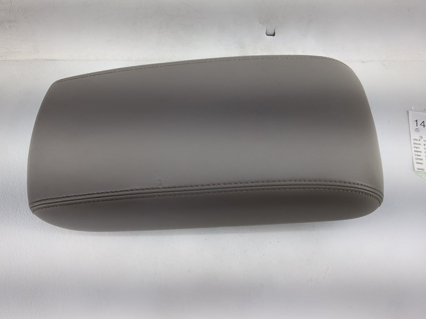 2012-2013 Jeep Grand Cherokee Center Console Armrest Cover Lid P/N:X85003202GH Fits Fits 2012 2013 OEM Used Auto Parts - Oem