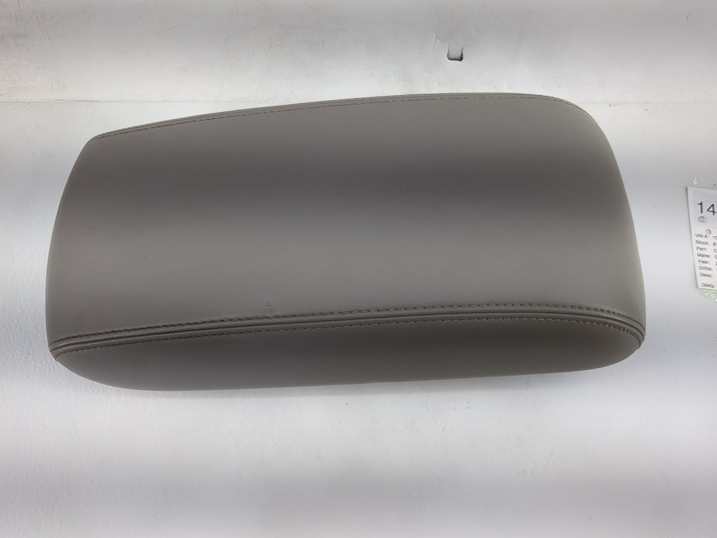 2012-2013 Jeep Grand Cherokee Center Console Armrest Cover Lid P/N:X85003202GH Fits Fits 2012 2013 OEM Used Auto Parts - Oem