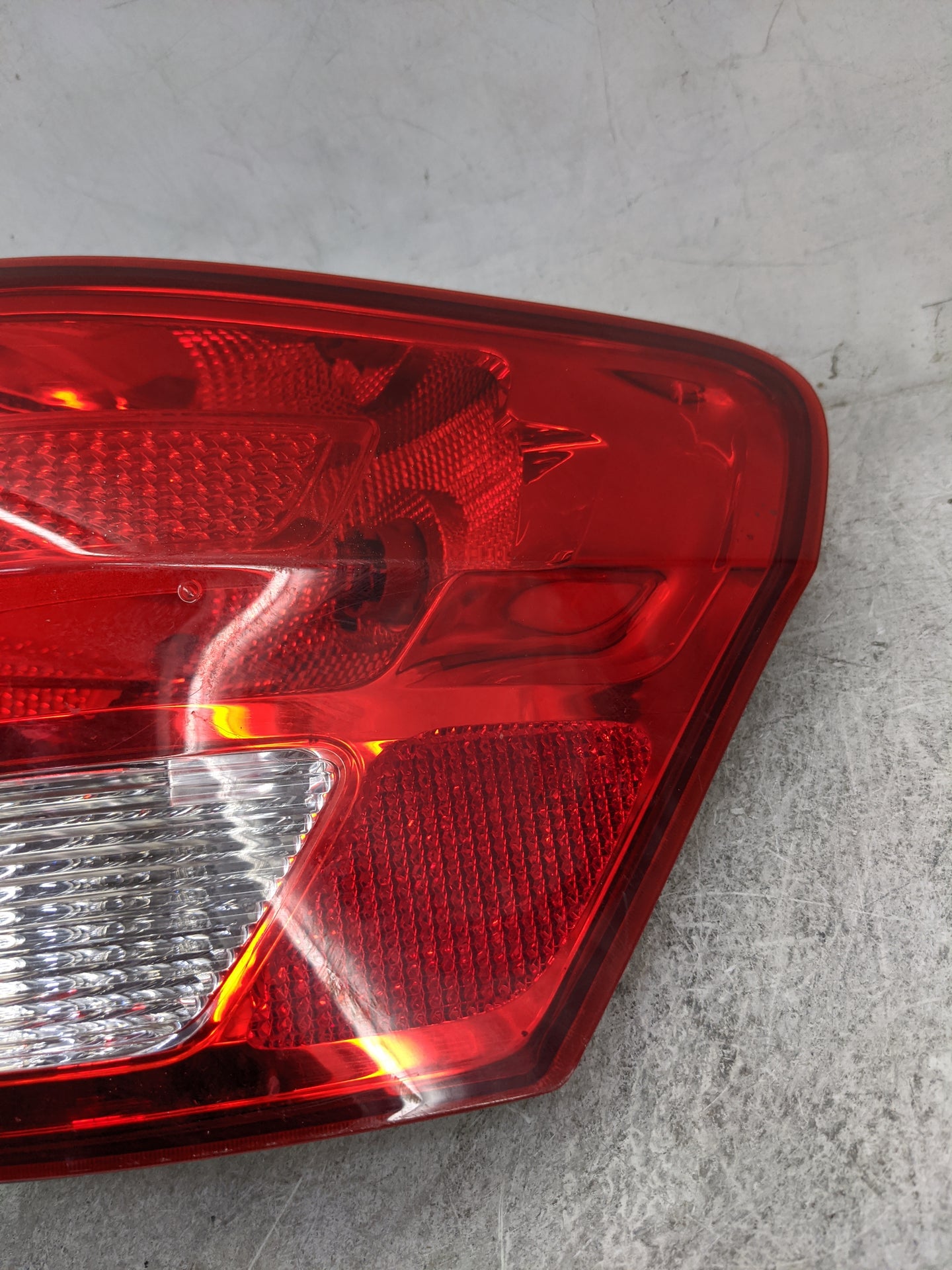 2011-2013 Jeep Grand Cherokee Tail Light Assembly Passenger Right OEM P/N:55079420A 55079414A, 70050A Fits Fits 2011 2012 20