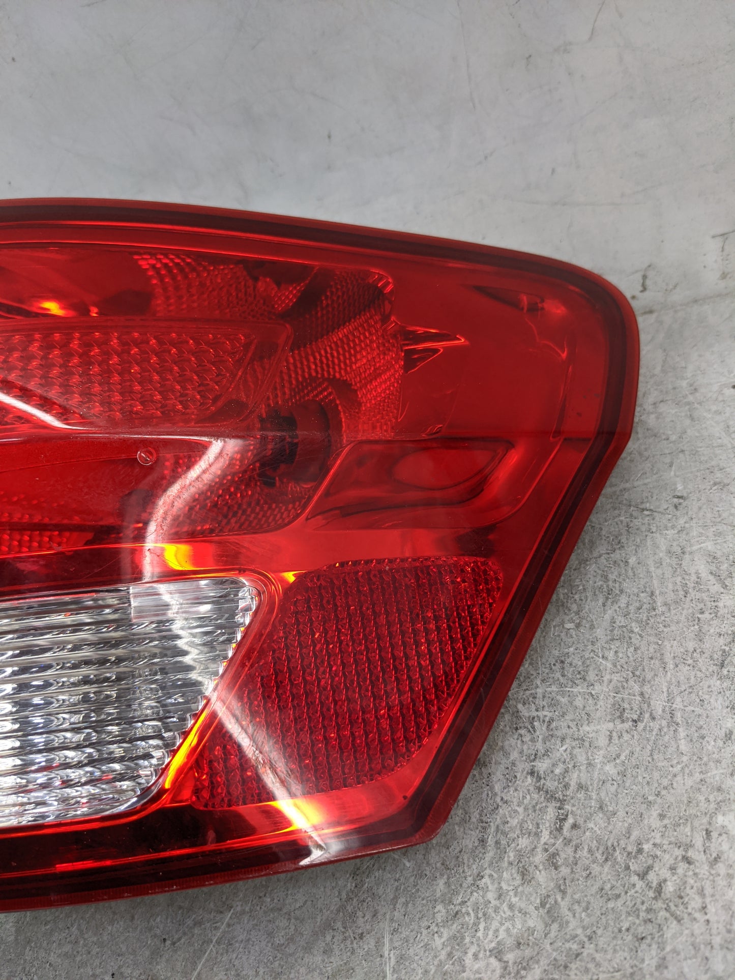 2011-2013 Jeep Grand Cherokee Tail Light Assembly Passenger Right OEM P/N:55079420A 55079414A, 70050A Fits Fits 2011 2012 20