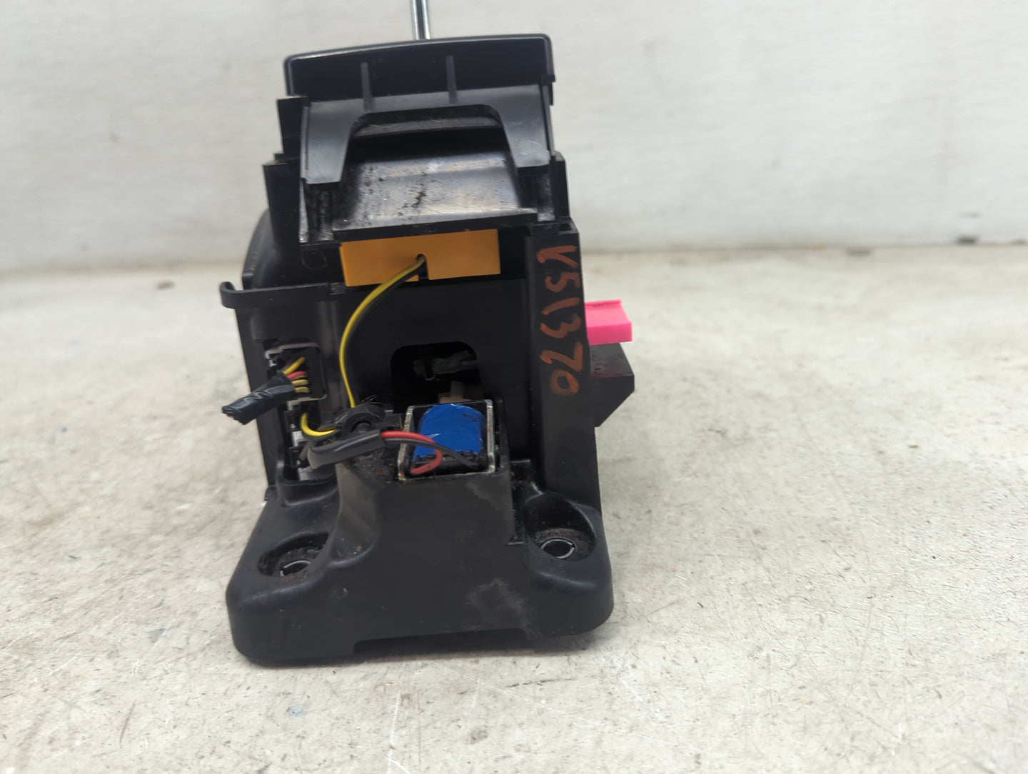 2012 Jeep Grand Cherokee Floor Console Assembly Shifter 1480342 - Oemusedautoparts1.com