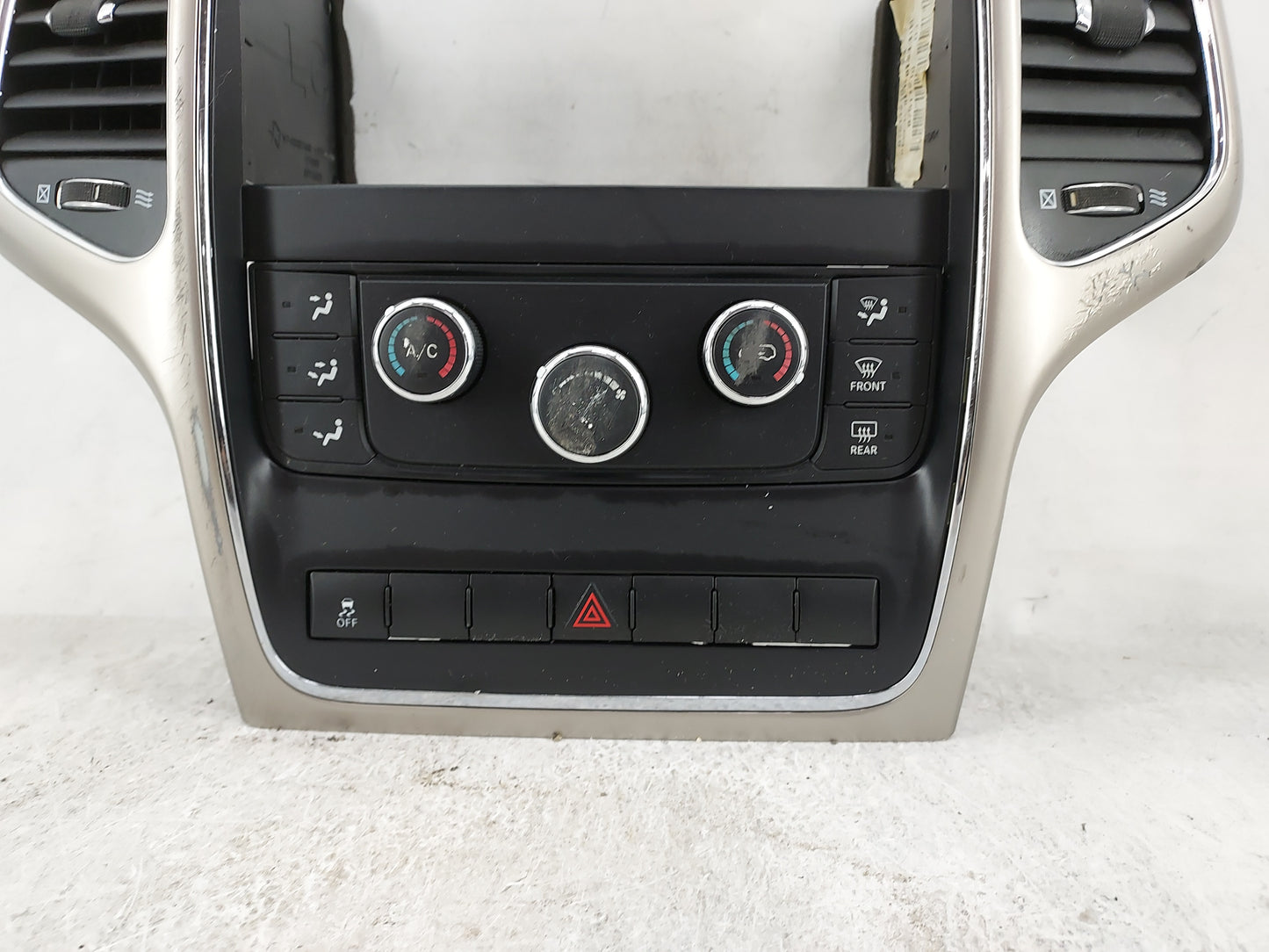 2011-2013 Jeep Grand Cherokee Climate Control Module Temperature AC/Heater Replacement P/N:55111833A0 5HB 010 246-05 Fits OE