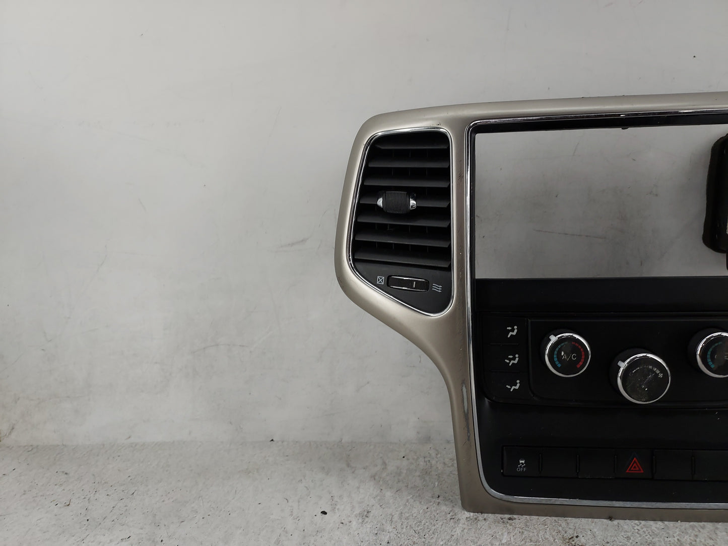 2011-2013 Jeep Grand Cherokee Climate Control Module Temperature AC/Heater Replacement P/N:55111833A0 5HB 010 246-05 Fits OE