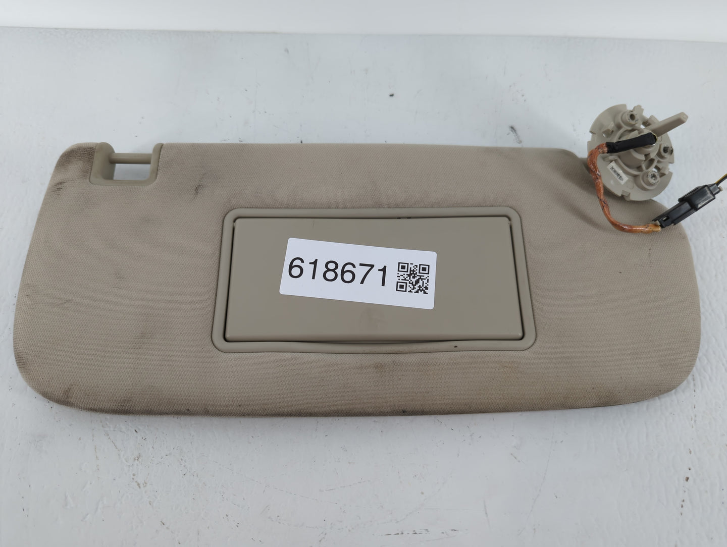 2011-2013 Jeep Grand Cherokee Sun Visor Shade Replacement Passenger Right Mirror Fits OEM Used Auto Parts - Oemusedautoparts