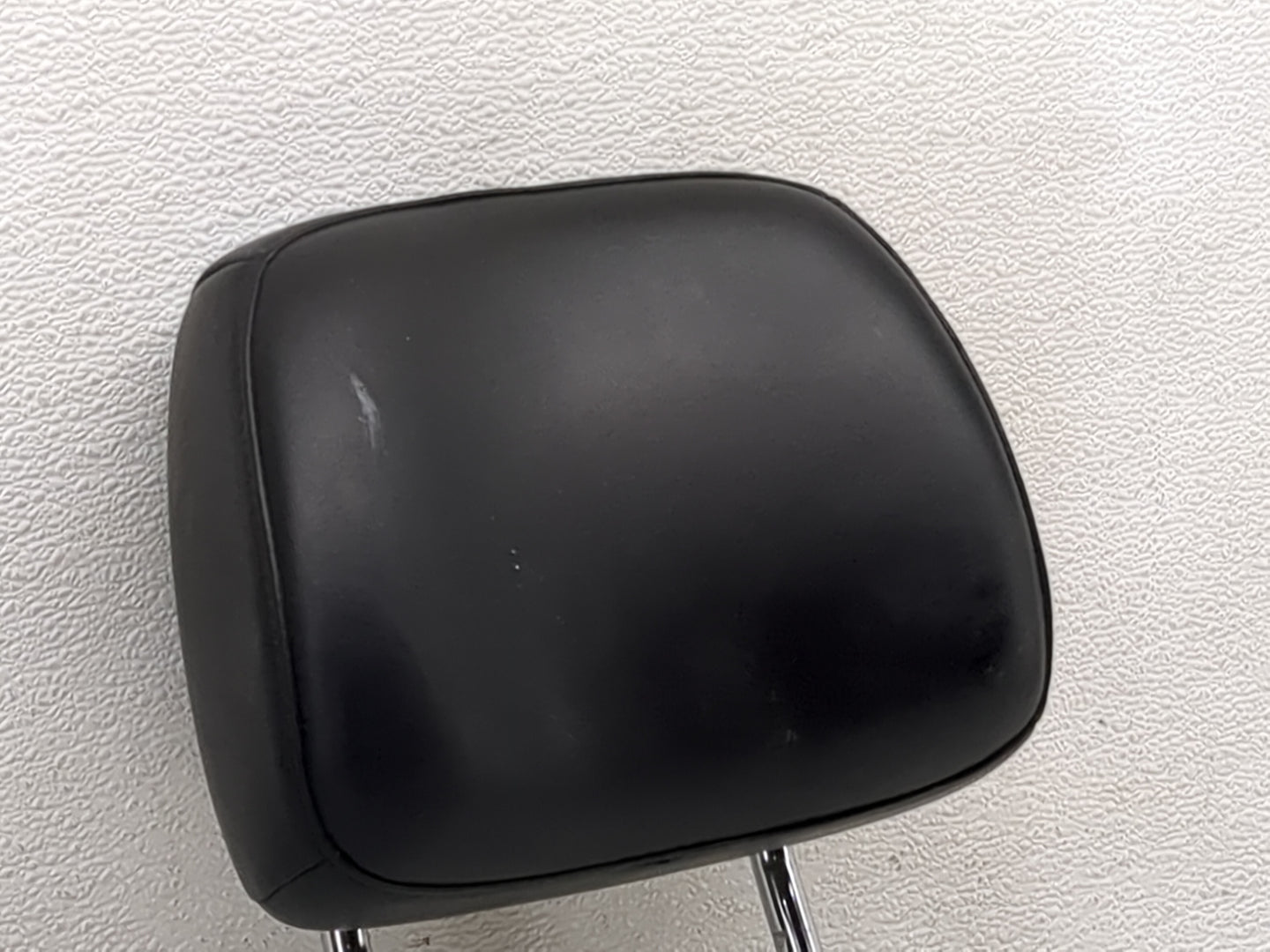 2011-2012 Jeep Grand Cherokee Headrest Head Rest Front Driver Seat Black 680234 - Oemusedautoparts1.com