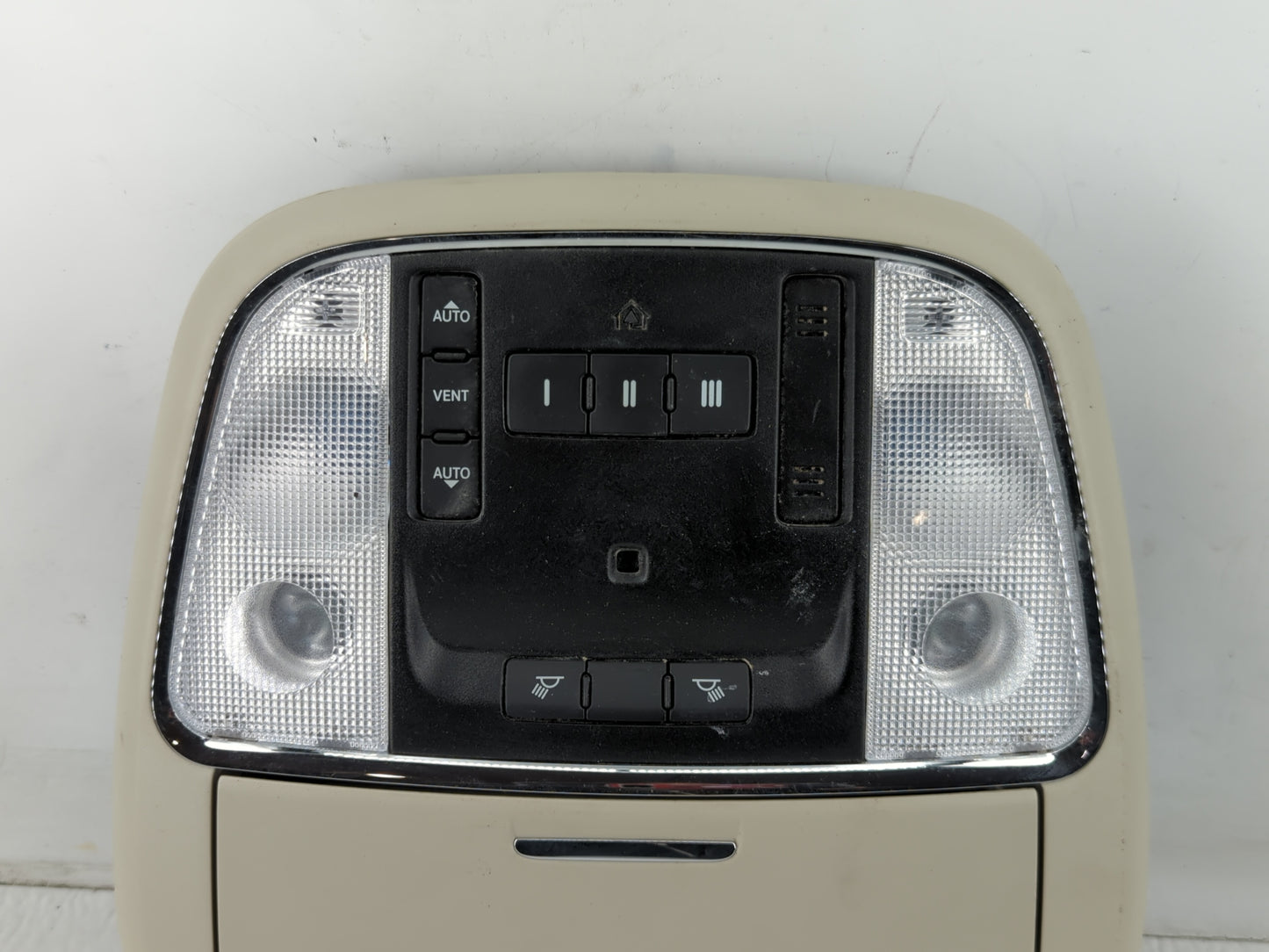 2011-2015 Jeep Grand Cherokee Overhead Roof Console 762403 - Oemusedautoparts1.com