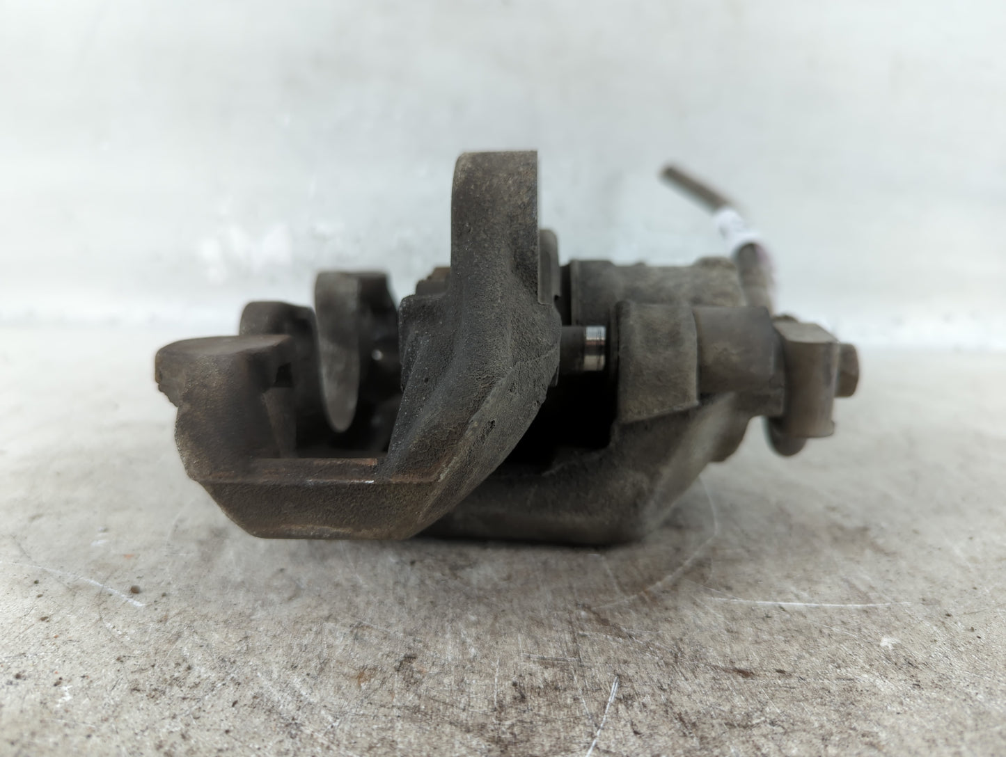 2011-2020 Jeep Grand Cherokee Front Driver Left Brake Caliper - Oemusedautoparts1.com