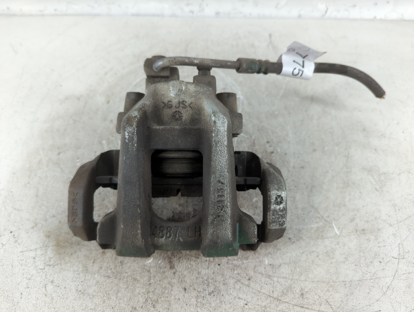 2011-2020 Jeep Grand Cherokee Front Driver Left Brake Caliper - Oemusedautoparts1.com