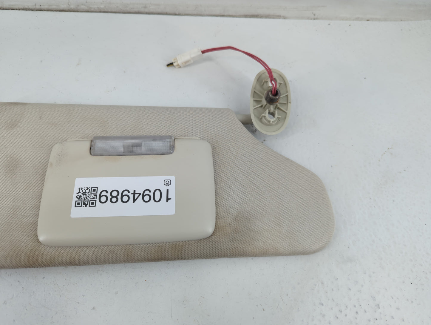 2008-2012 Jeep Liberty Sun Visor Shade Replacement Driver Left Mirror Fits Fits 2008 2009 2010 2011 2012 OEM Used Auto Parts