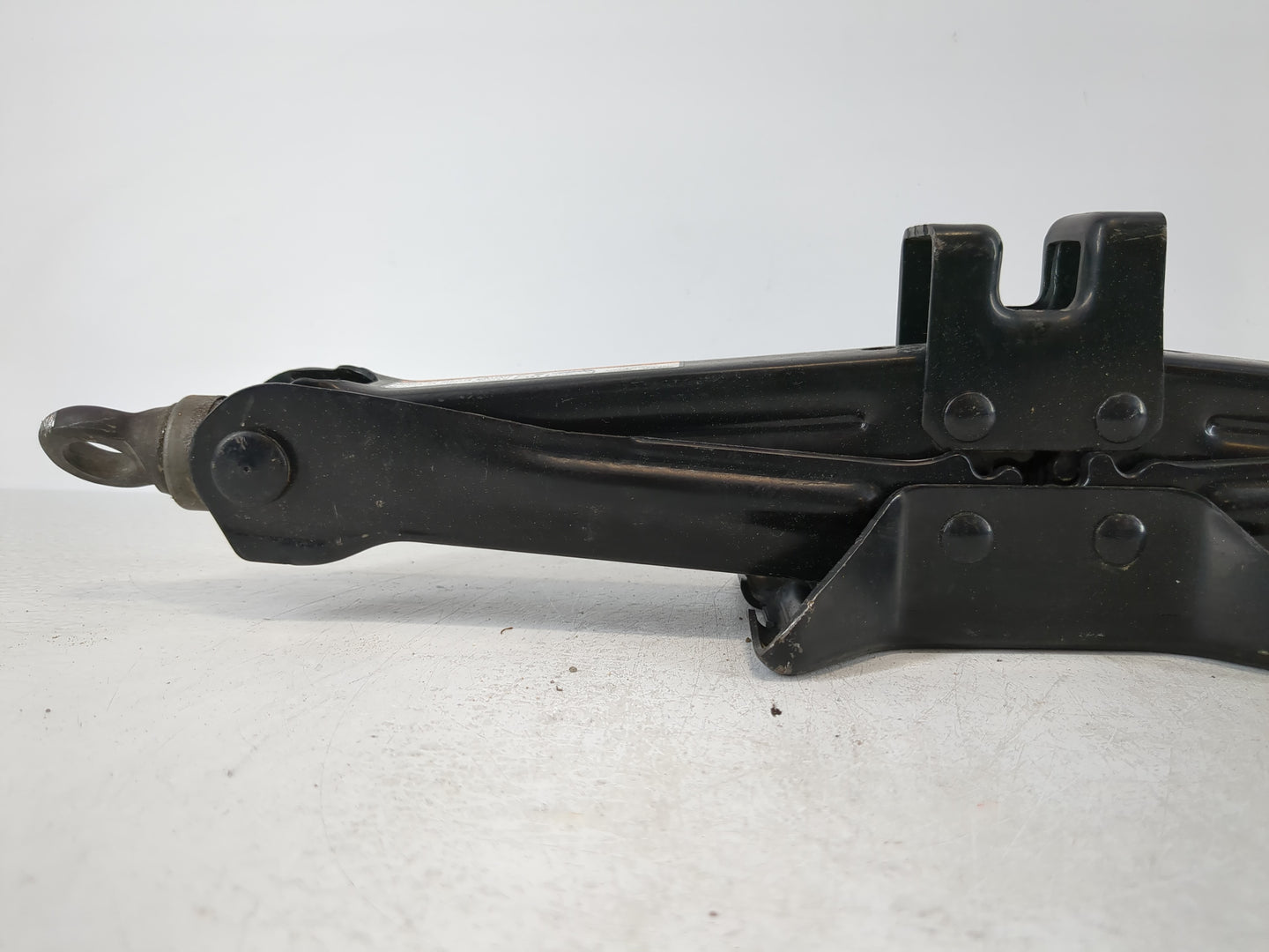 2012 Jeep Liberty Spare Scissor Car Jack - Oemusedautoparts1.com