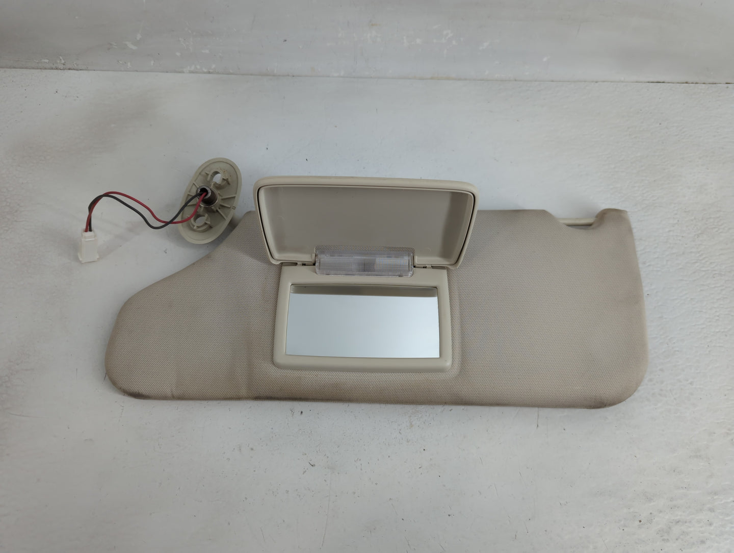 2008-2012 Jeep Liberty Sun Visor Shade Replacement Driver Left Mirror Fits Fits 2008 2009 2010 2011 2012 OEM Used Auto Parts