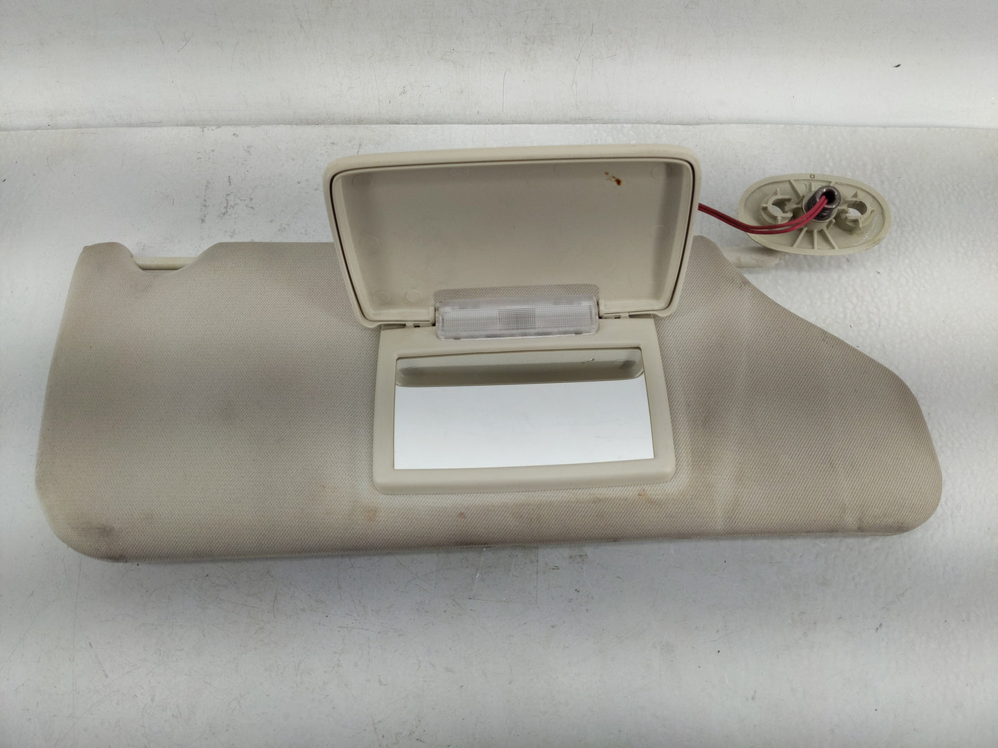 2008-2012 Jeep Liberty Sun Visor Shade Replacement Passenger Right Mirror Fits Fits 2008 2009 2010 2011 2012 OEM Used Auto P