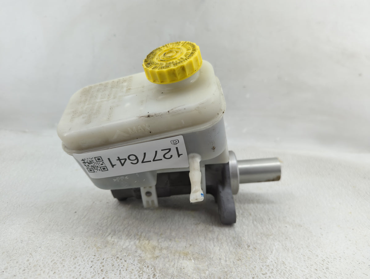 2012-2012 Jeep Liberty Brake Master Cylinder 1277641 - Oemusedautoparts1.com