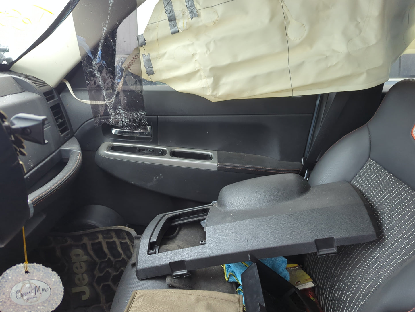 2012 Jeep Liberty Front Right Passenger Interior Door Panel Trim 1300021 - Oemusedautoparts1.com