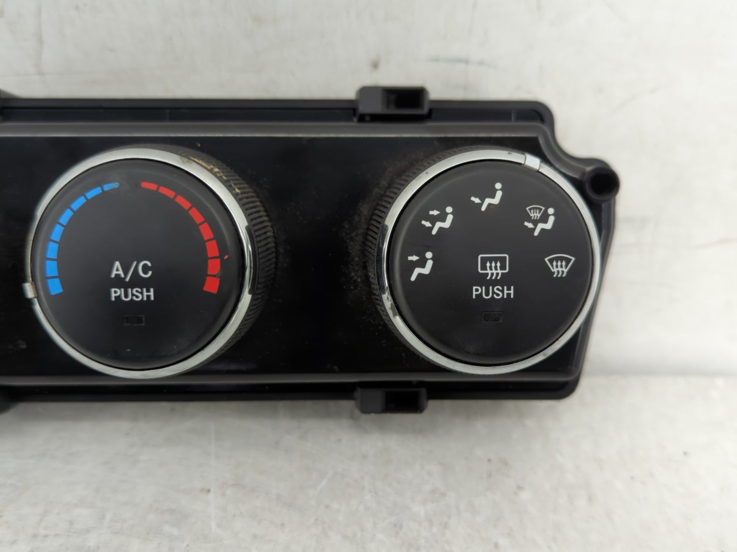 2010-2012 Jeep Liberty Climate Control Module Temperature AC/Heater Replacement P/N:55111943AE Fits Fits 2010 2011 2012 OEM 