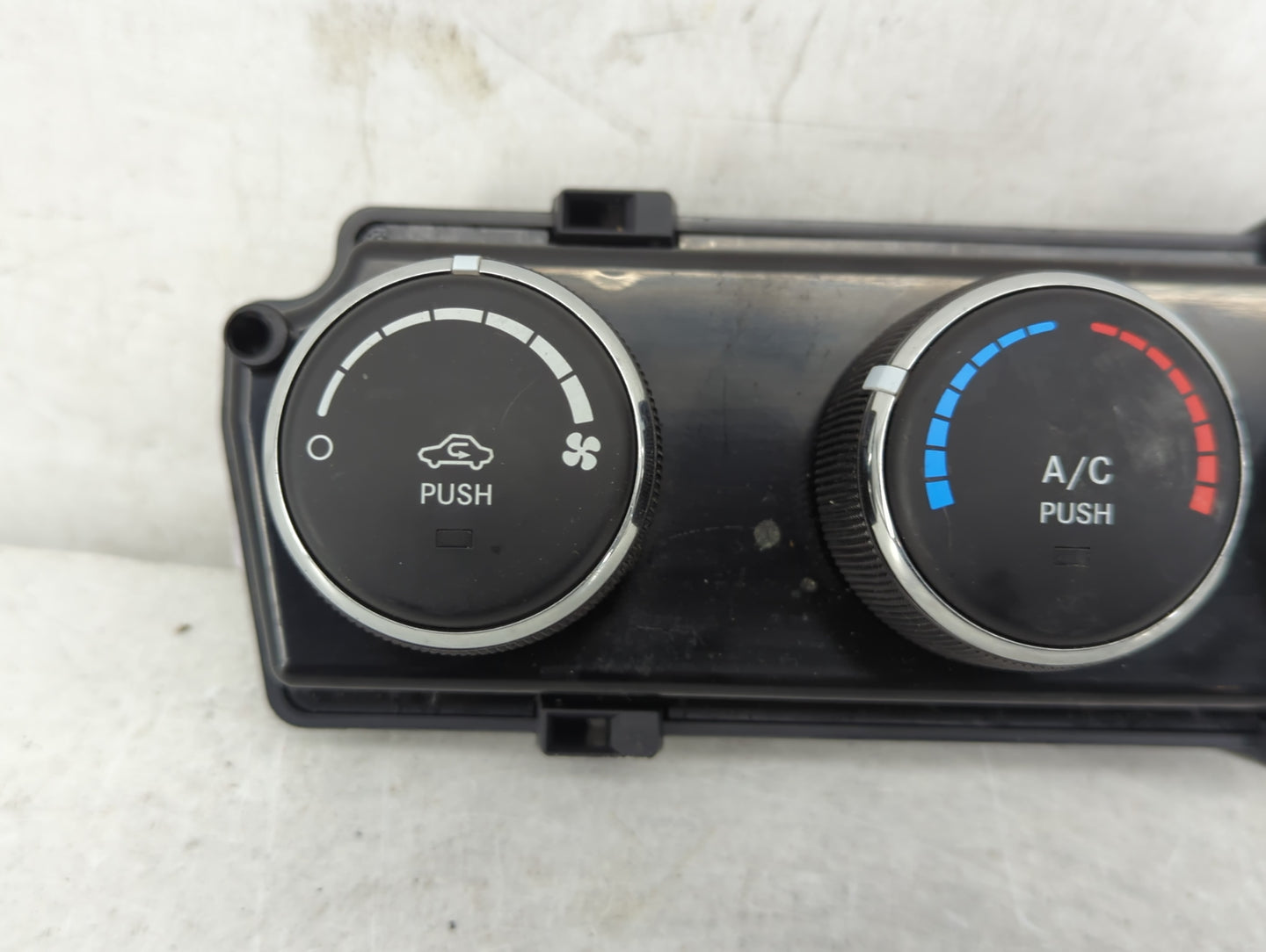 2010-2012 Jeep Liberty Climate Control Module Temperature AC/Heater Replacement P/N:P55111943AE Fits Fits 2010 2011 2012 OEM