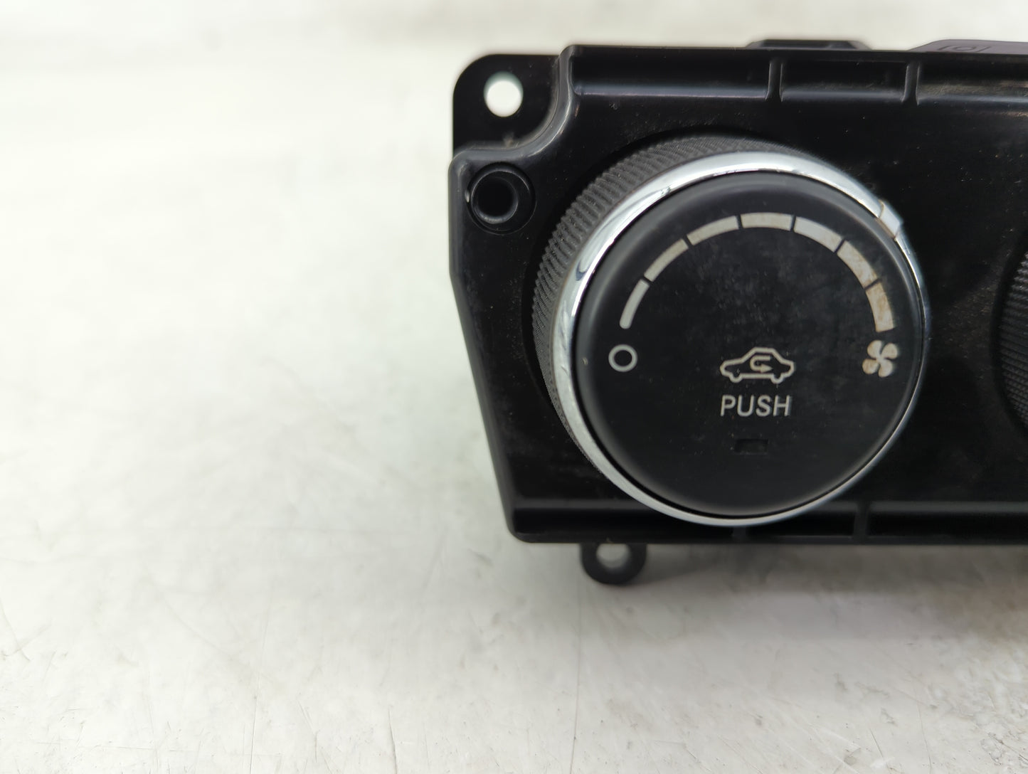 2010-2012 Jeep Liberty Climate Control Module Temperature AC/Heater Replacement P/N:P55111943AE Fits Fits 2010 2011 2012 OEM