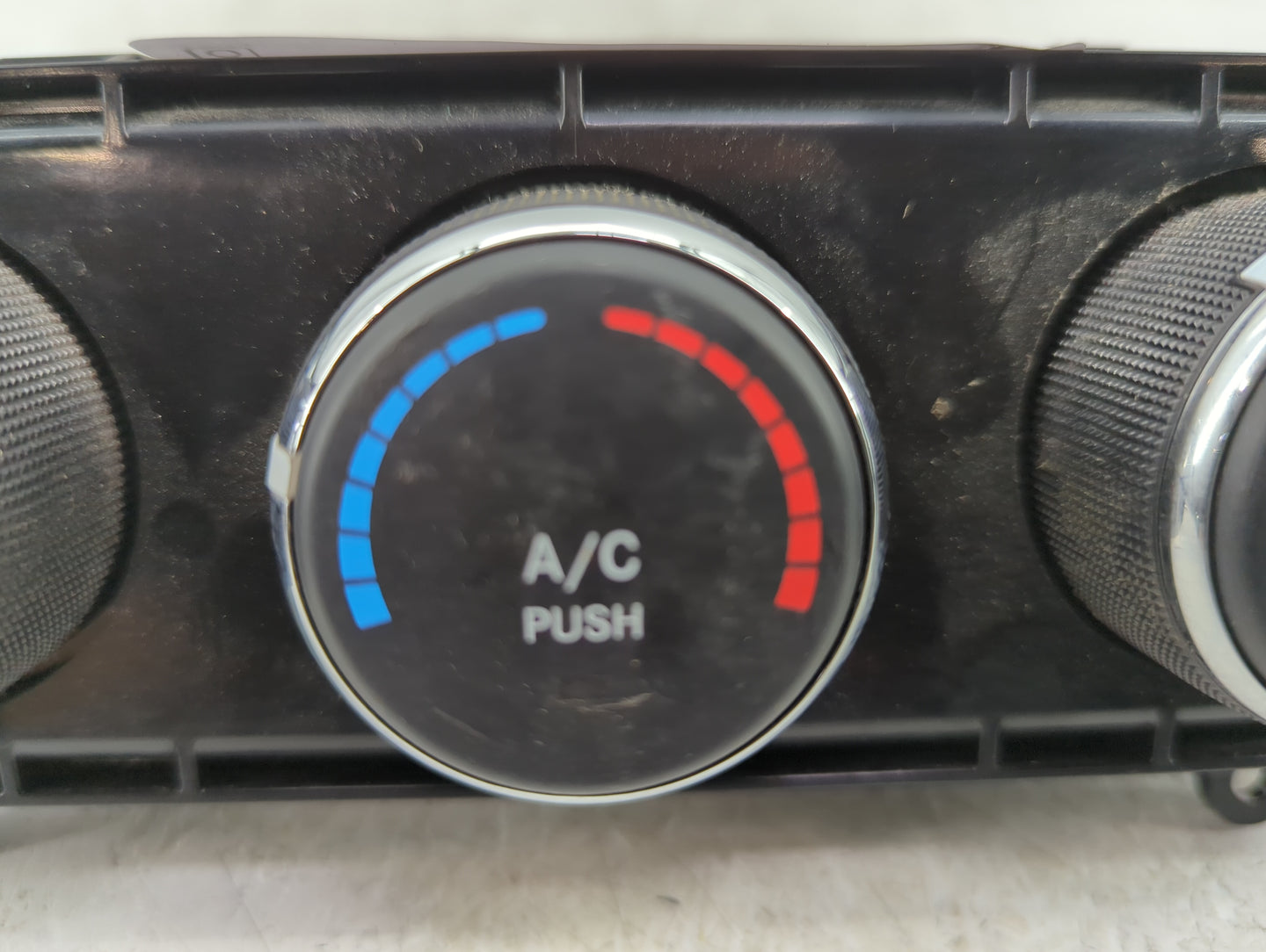 2010-2012 Jeep Liberty Climate Control Module Temperature AC/Heater Replacement P/N:P55111943AE Fits Fits 2010 2011 2012 OEM