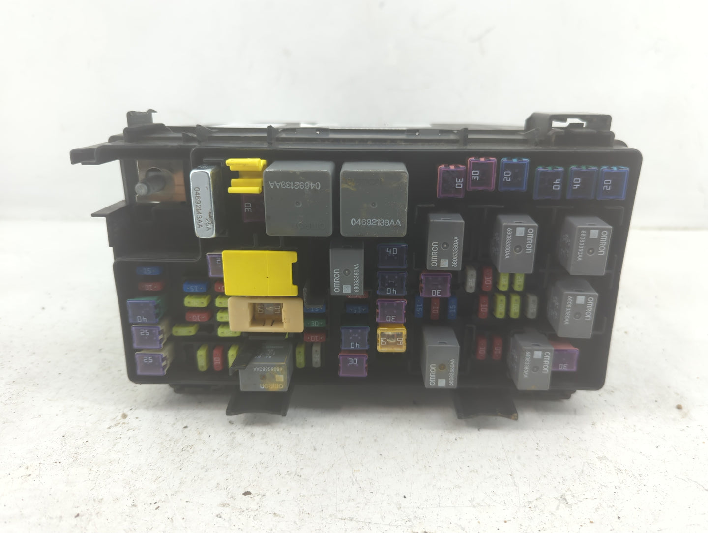 2012-2012 Jeep Liberty Fusebox Fuse Box Relay Module Tipm 68105502ac - Oemusedautoparts1.com