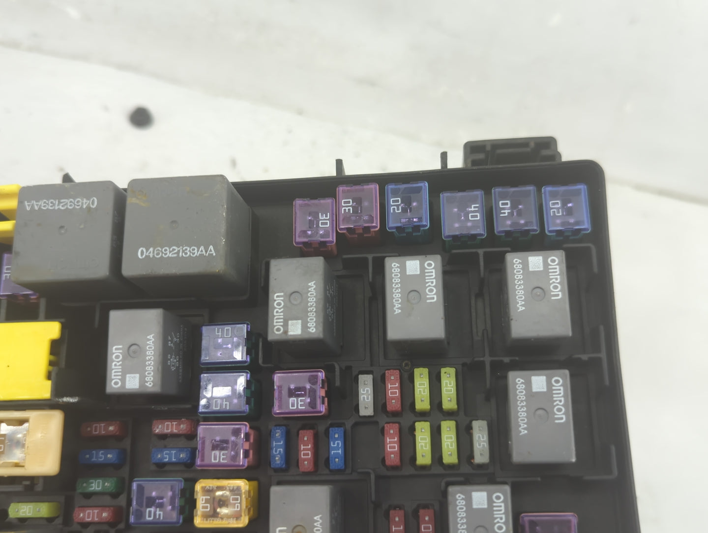 2012-2012 Jeep Liberty Fusebox Fuse Box Relay Module Tipm 68105502ac - Oemusedautoparts1.com