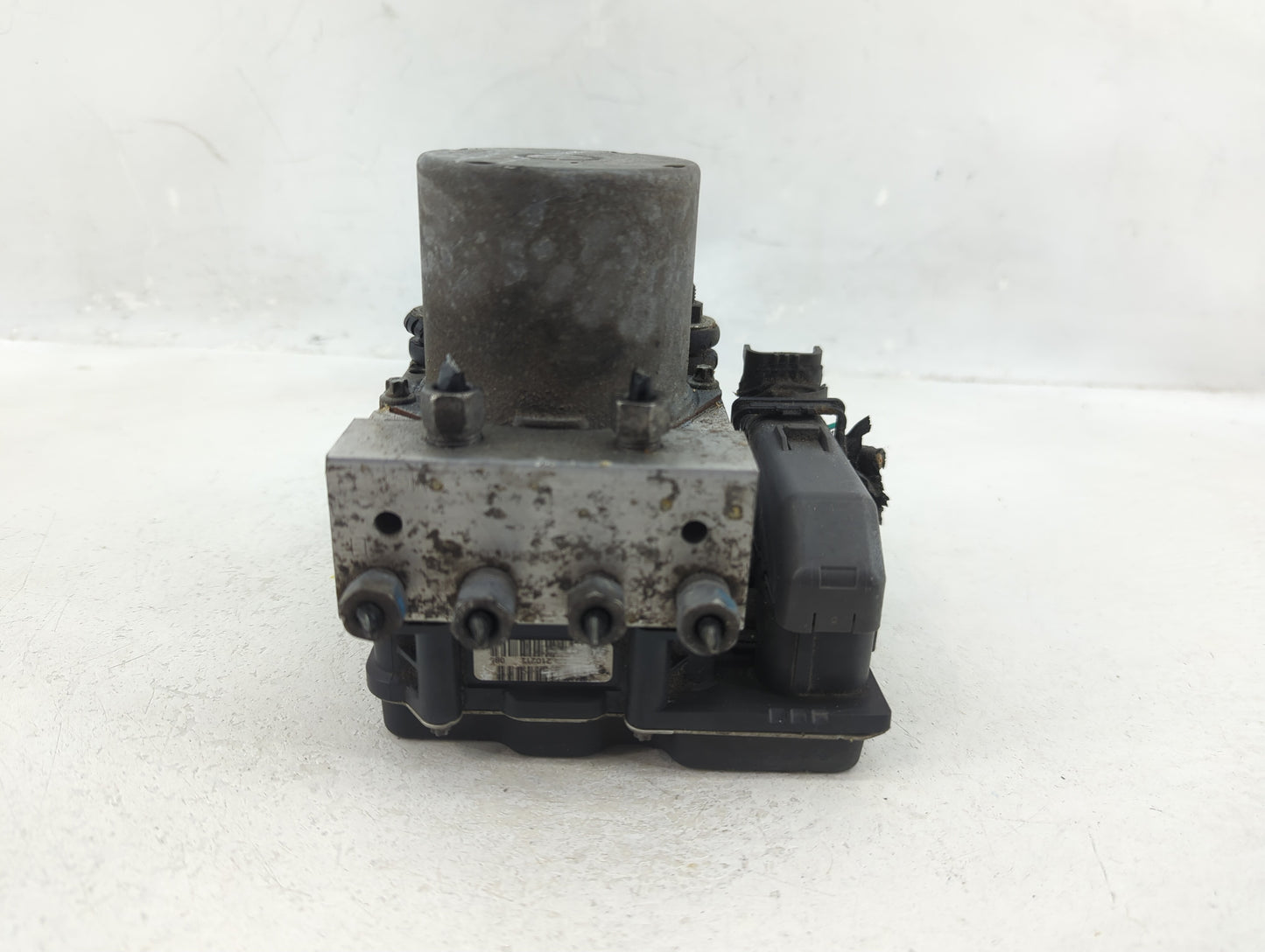 2012 Jeep Liberty ABS Pump Control Module Replacement P/N:05154233AB Fits OEM Used Auto Parts - Oemusedautoparts1.com