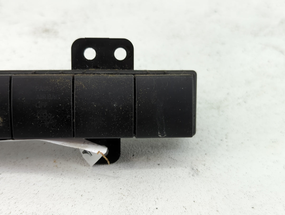 2012 Jeep Liberty Hazard Switch 56046129ac - Oemusedautoparts1.com