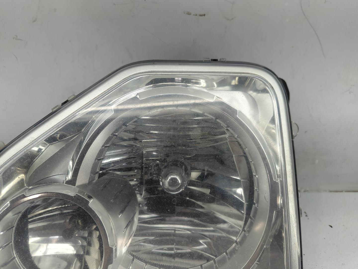 2008-2012 Jeep Liberty Passenger Right Oem Head Light Headlight Lamp - Oemusedautoparts1.com