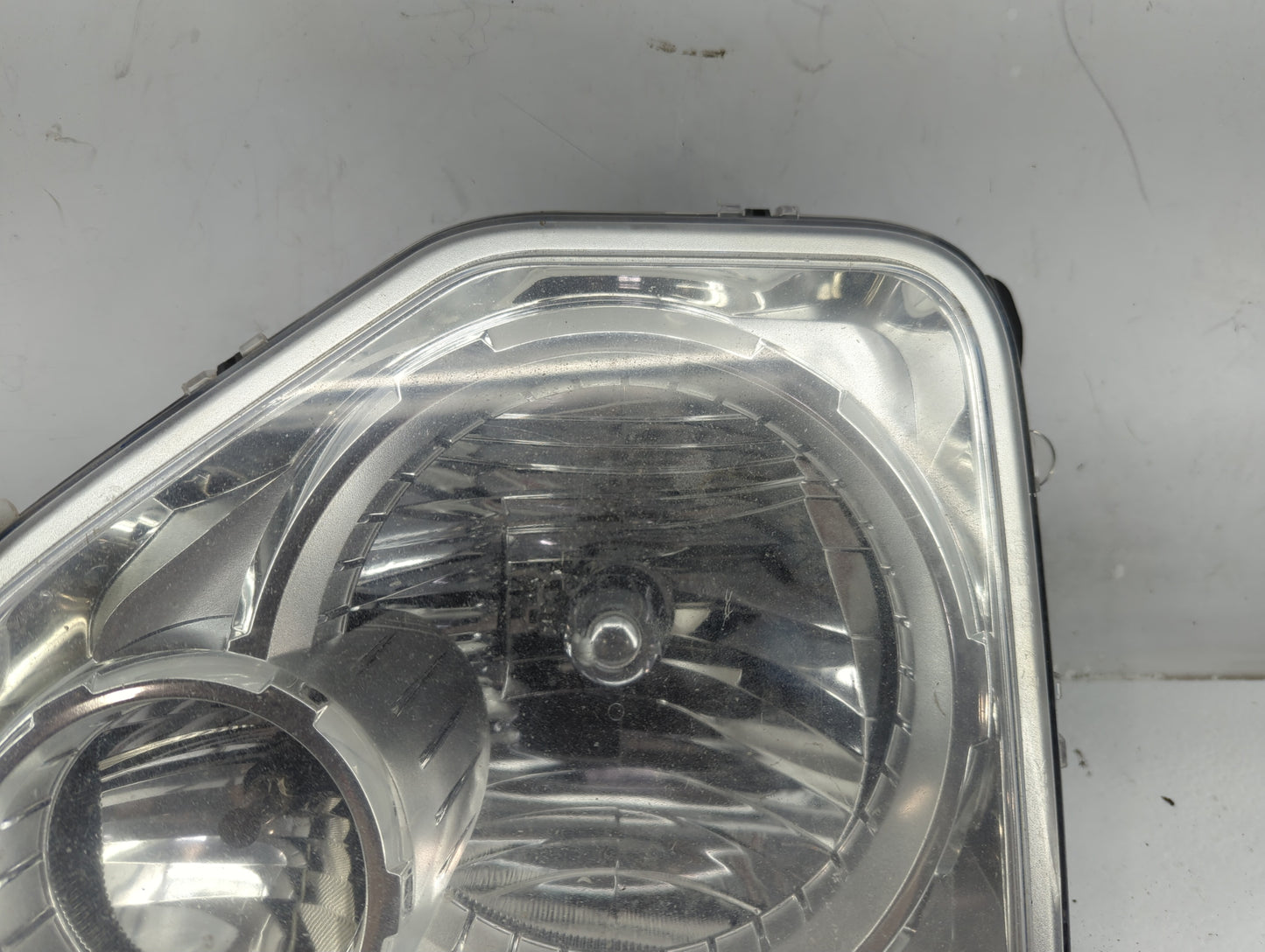 2008-2012 Jeep Liberty Passenger Right Oem Head Light Headlight Lamp - Oemusedautoparts1.com