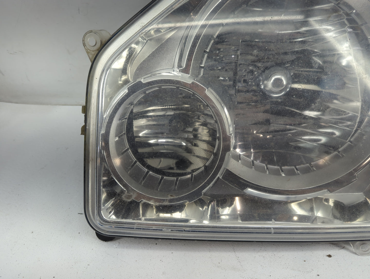 2008-2012 Jeep Liberty Passenger Right Oem Head Light Headlight Lamp - Oemusedautoparts1.com