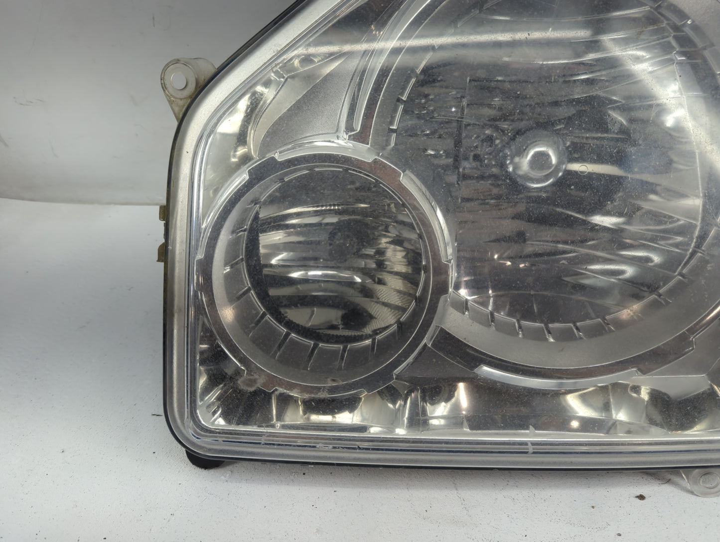 2008-2012 Jeep Liberty Passenger Right Oem Head Light Headlight Lamp - Oemusedautoparts1.com