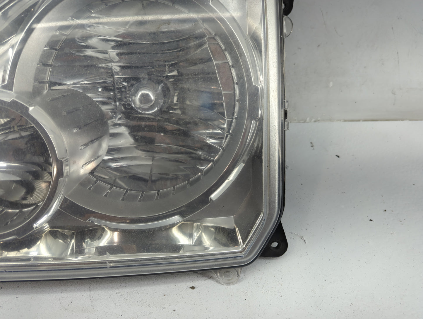 2008-2012 Jeep Liberty Passenger Right Oem Head Light Headlight Lamp - Oemusedautoparts1.com