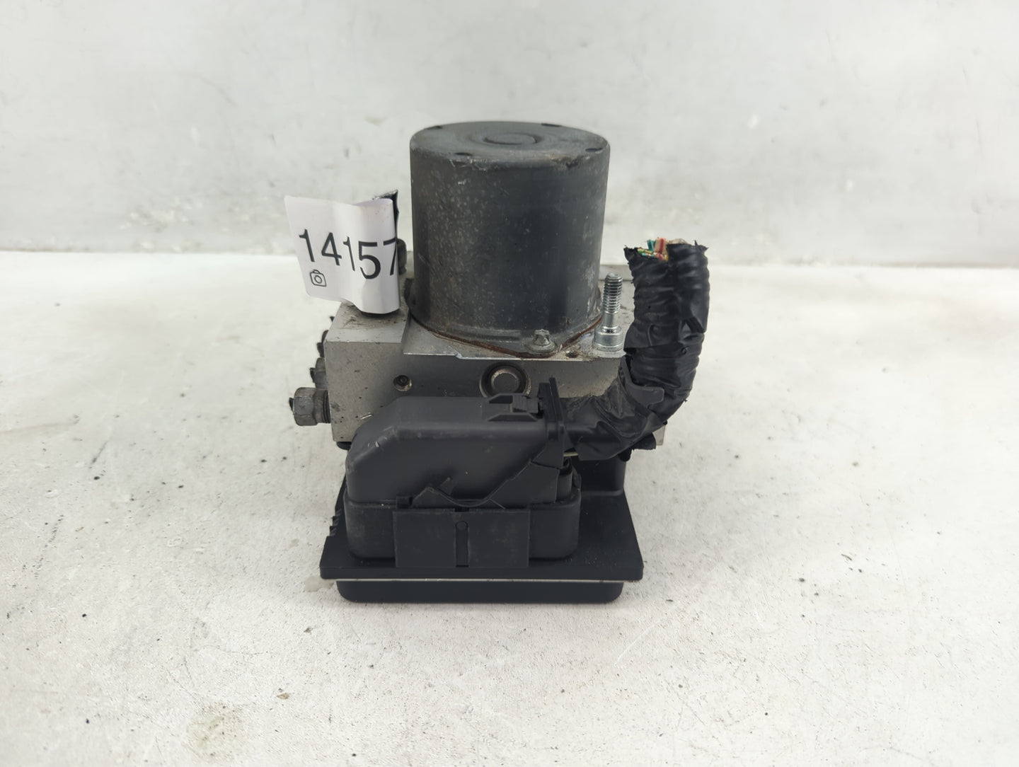 2012 Jeep Liberty ABS Pump Control Module Replacement P/N:P05154233AB Fits OEM Used Auto Parts - Oemusedautoparts1.com