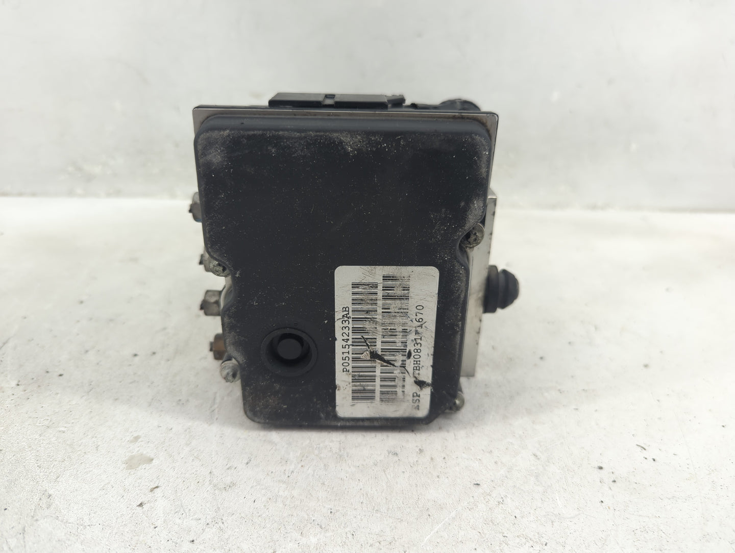 2012 Jeep Liberty ABS Pump Control Module Replacement P/N:P05154233AB Fits OEM Used Auto Parts - Oemusedautoparts1.com