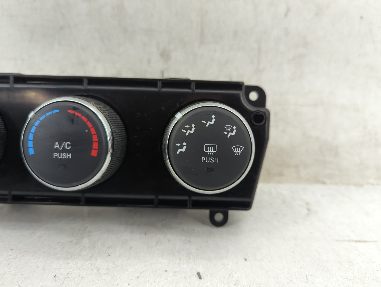 2010-2012 Jeep Liberty Climate Control Module Temperature AC/Heater Replacement P/N:P55111943AE Fits Fits 2010 2011 2012 OEM