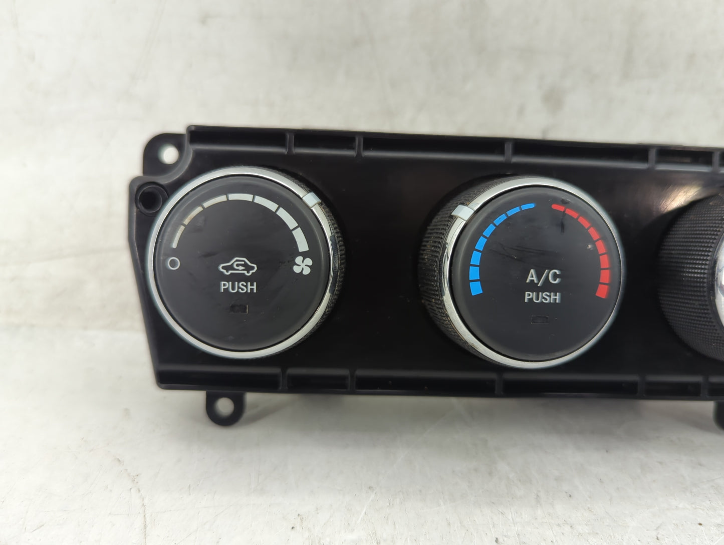 2010-2012 Jeep Liberty Climate Control Module Temperature AC/Heater Replacement P/N:P55111943AE Fits Fits 2010 2011 2012 OEM