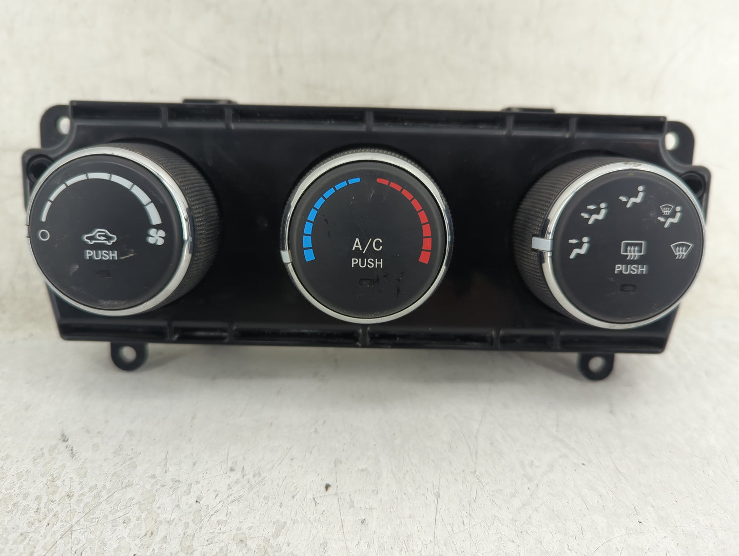 2010-2012 Jeep Liberty Climate Control Module Temperature AC/Heater Replacement P/N:P55111943AE Fits Fits 2010 2011 2012 OEM