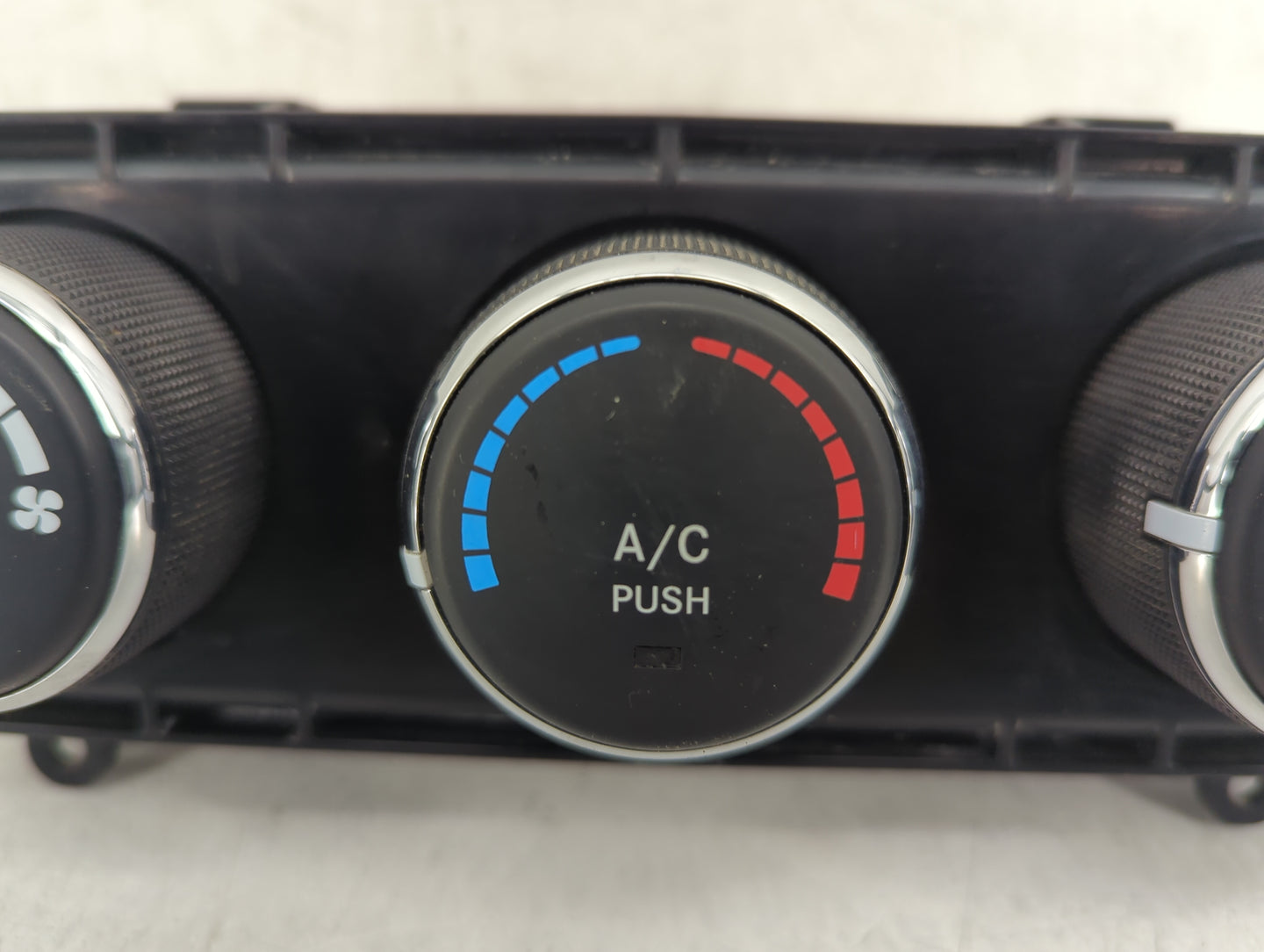 2010-2012 Jeep Liberty Climate Control Module Temperature AC/Heater Replacement P/N:P55111943AE Fits Fits 2010 2011 2012 OEM