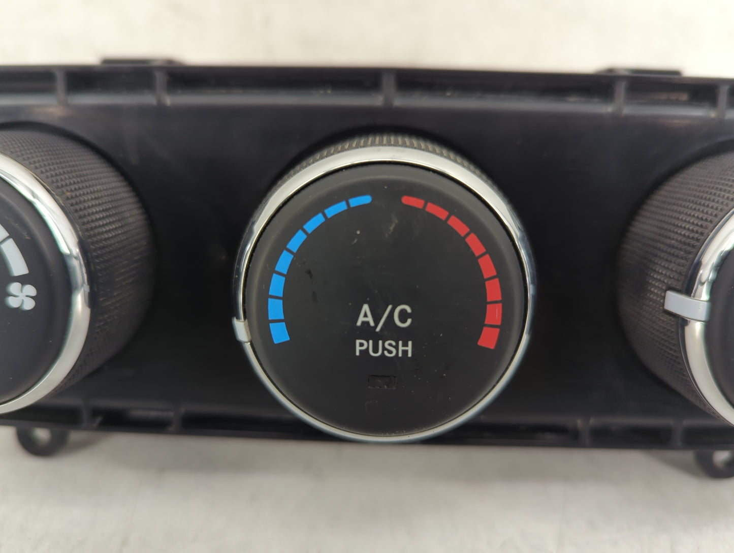2010-2012 Jeep Liberty Climate Control Module Temperature AC/Heater Replacement P/N:P55111943AE Fits Fits 2010 2011 2012 OEM