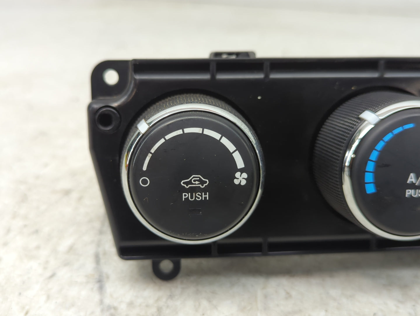 2010-2012 Jeep Liberty Climate Control Module Temperature AC/Heater Replacement P/N:P55111943AE Fits Fits 2010 2011 2012 OEM
