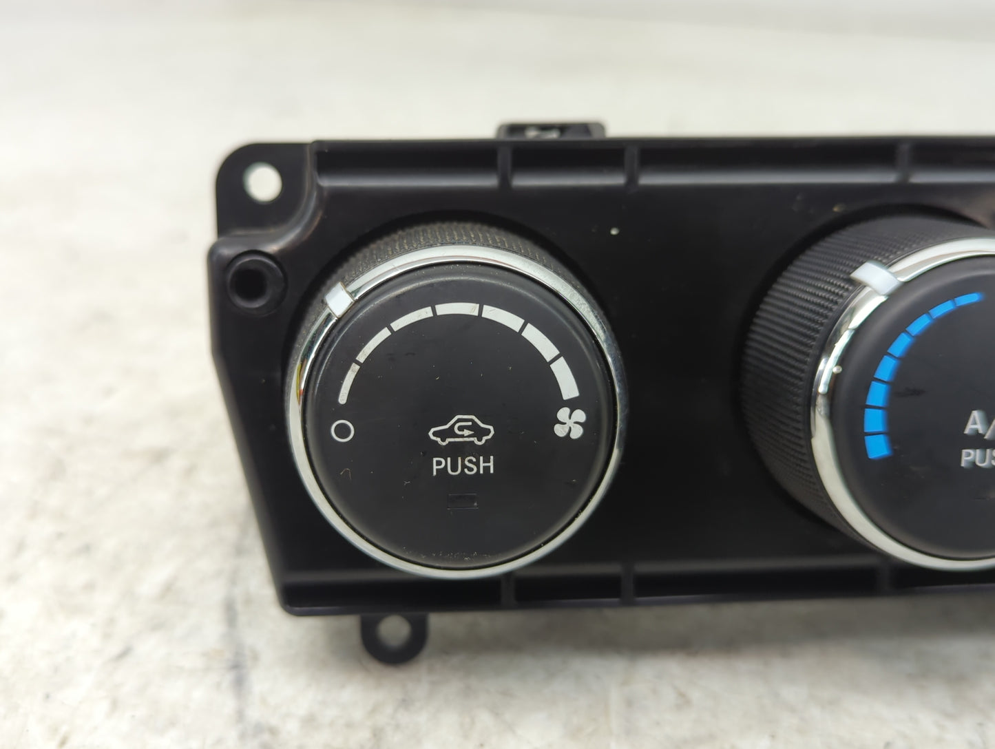 2010-2012 Jeep Liberty Climate Control Module Temperature AC/Heater Replacement P/N:P55111943AE Fits Fits 2010 2011 2012 OEM
