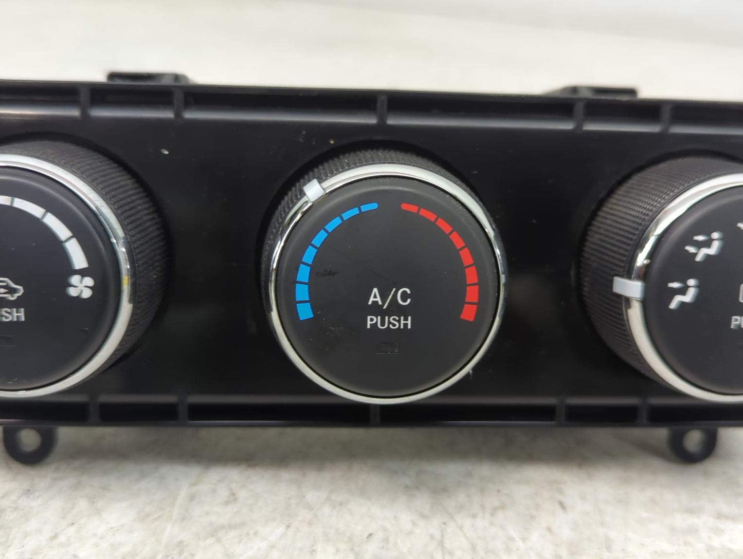 2010-2012 Jeep Liberty Climate Control Module Temperature AC/Heater Replacement P/N:P55111943AE Fits Fits 2010 2011 2012 OEM