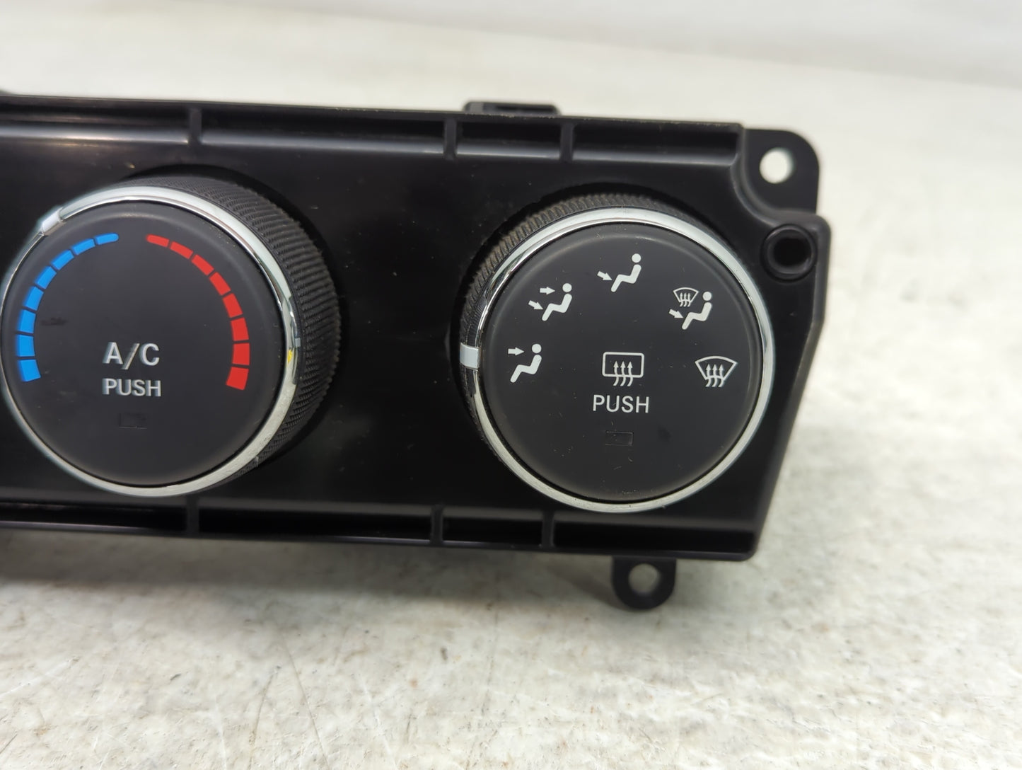 2010-2012 Jeep Liberty Climate Control Module Temperature AC/Heater Replacement P/N:P55111943AE Fits Fits 2010 2011 2012 OEM