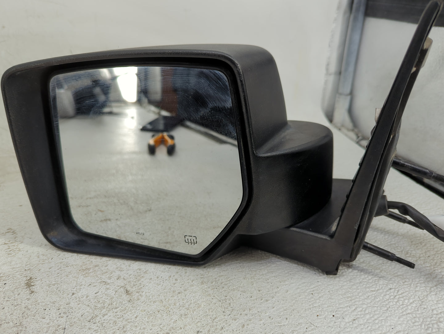 2008-2012 Jeep Liberty Driver Side View Mirror - Left Door Mirror OEM Used - Oemusedautoparts1.com