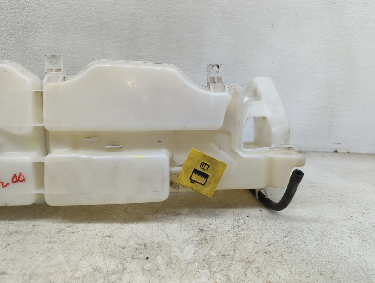2012 Jeep Liberty Windshield Washer Fluid Reservoir Bottle Oem - Oemusedautoparts1.com