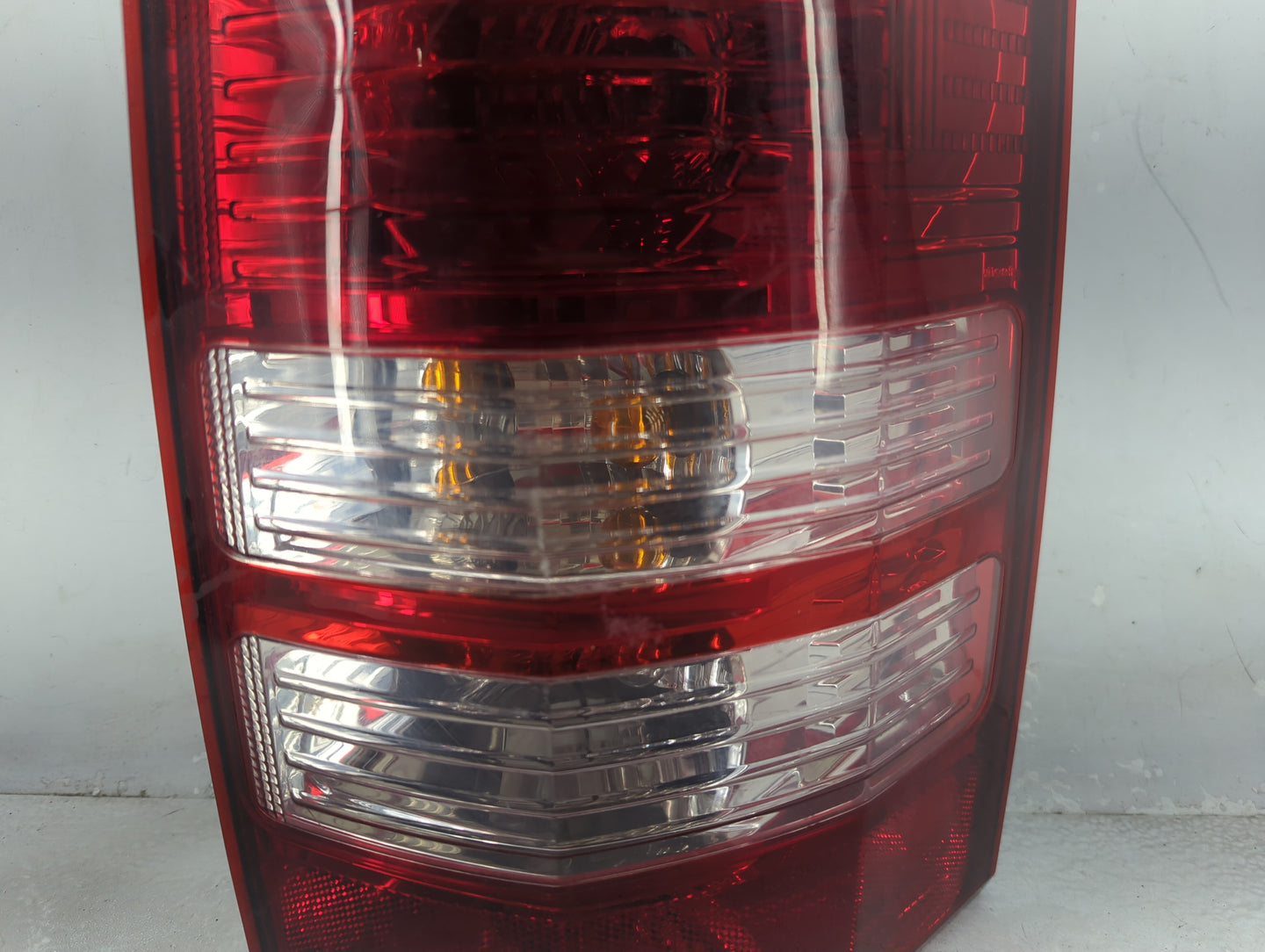 2008-2012 Jeep Liberty Tail Light Assembly Passenger Right OEM P/N:55157346AC Fits Fits 2008 2009 2010 2011 2012 OEM Used Au