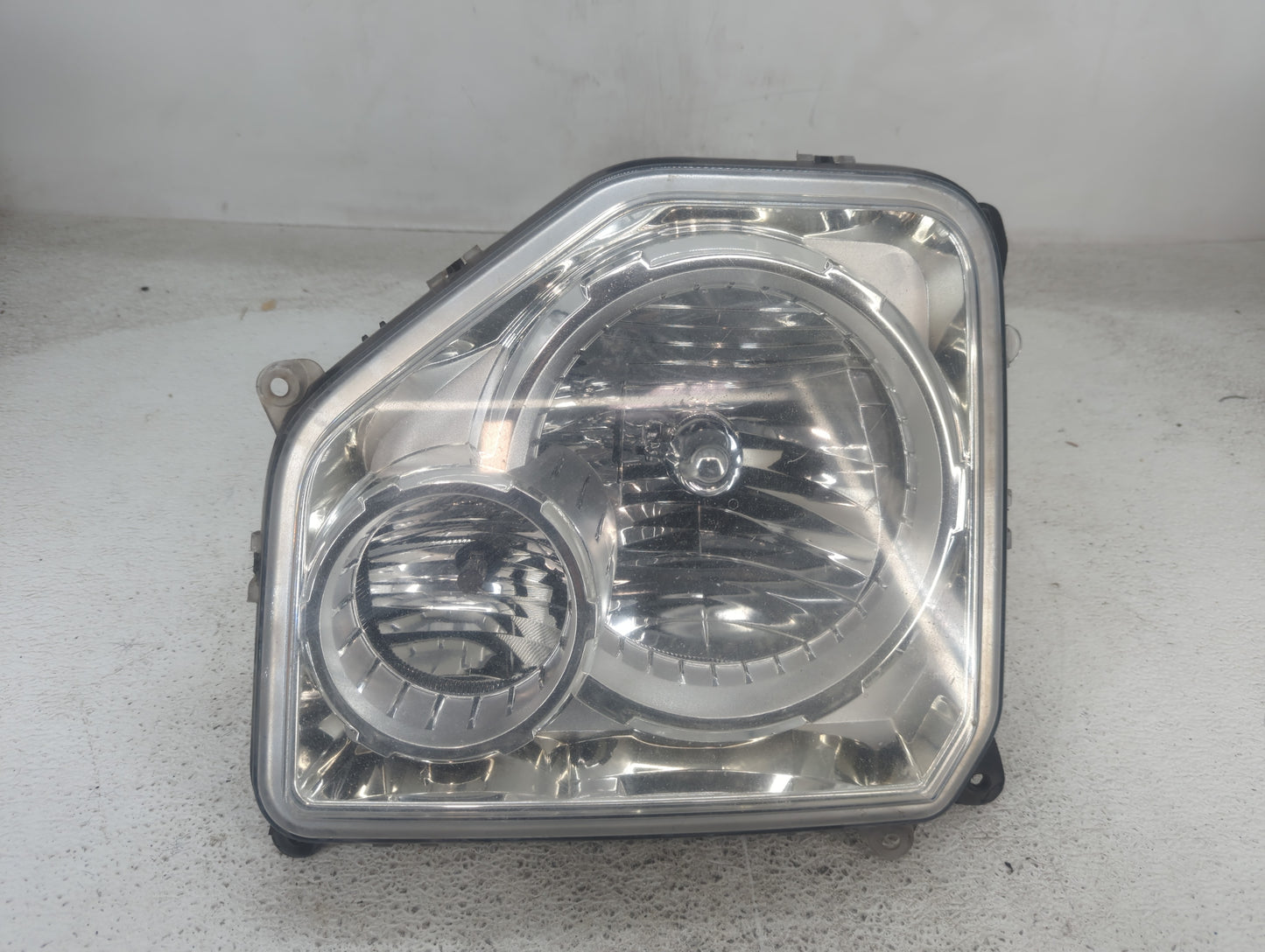 2008-2012 Jeep Liberty Passenger Right Oem Head Light Headlight Lamp - Oemusedautoparts1.com