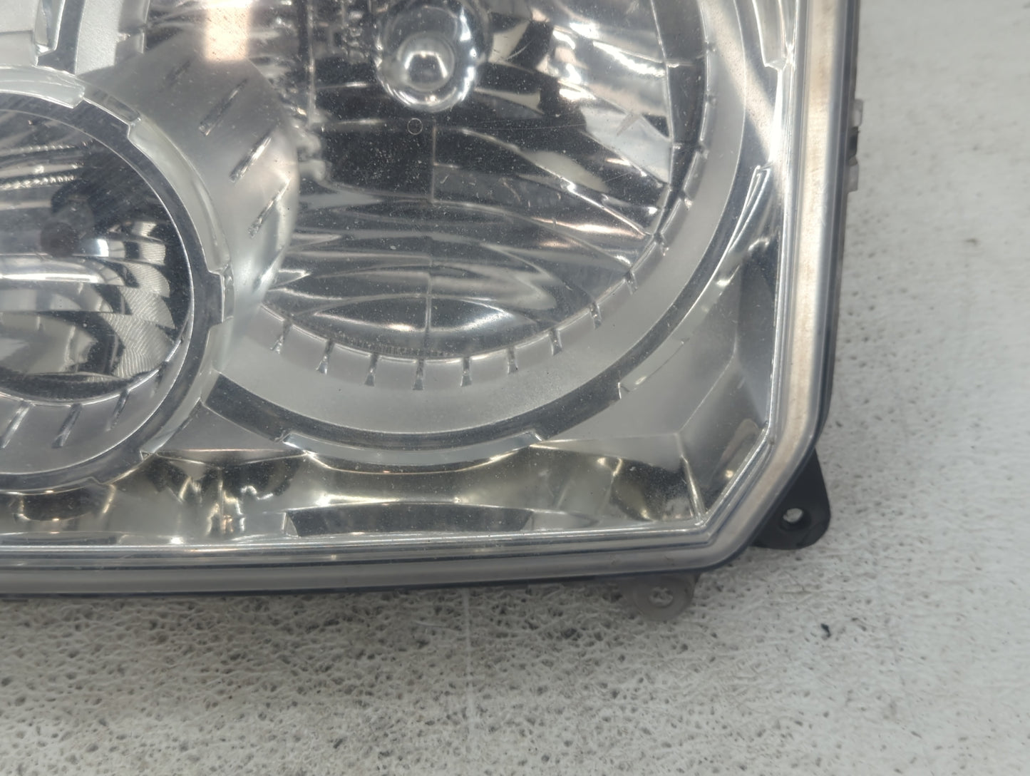2008-2012 Jeep Liberty Passenger Right Oem Head Light Headlight Lamp - Oemusedautoparts1.com