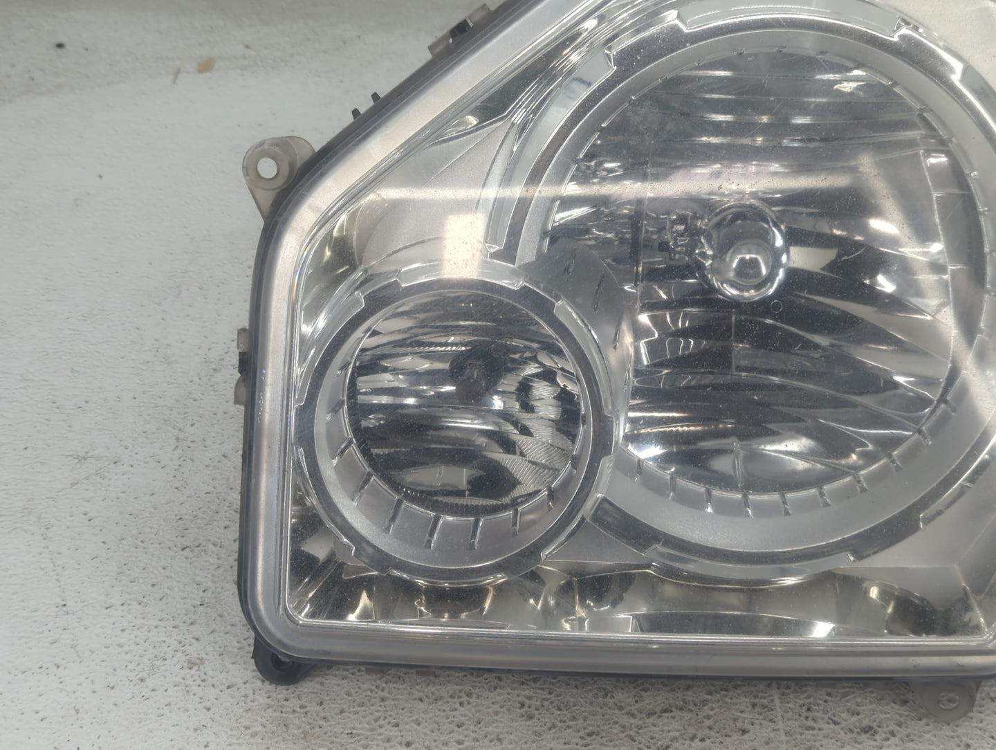 2008-2012 Jeep Liberty Passenger Right Oem Head Light Headlight Lamp - Oemusedautoparts1.com