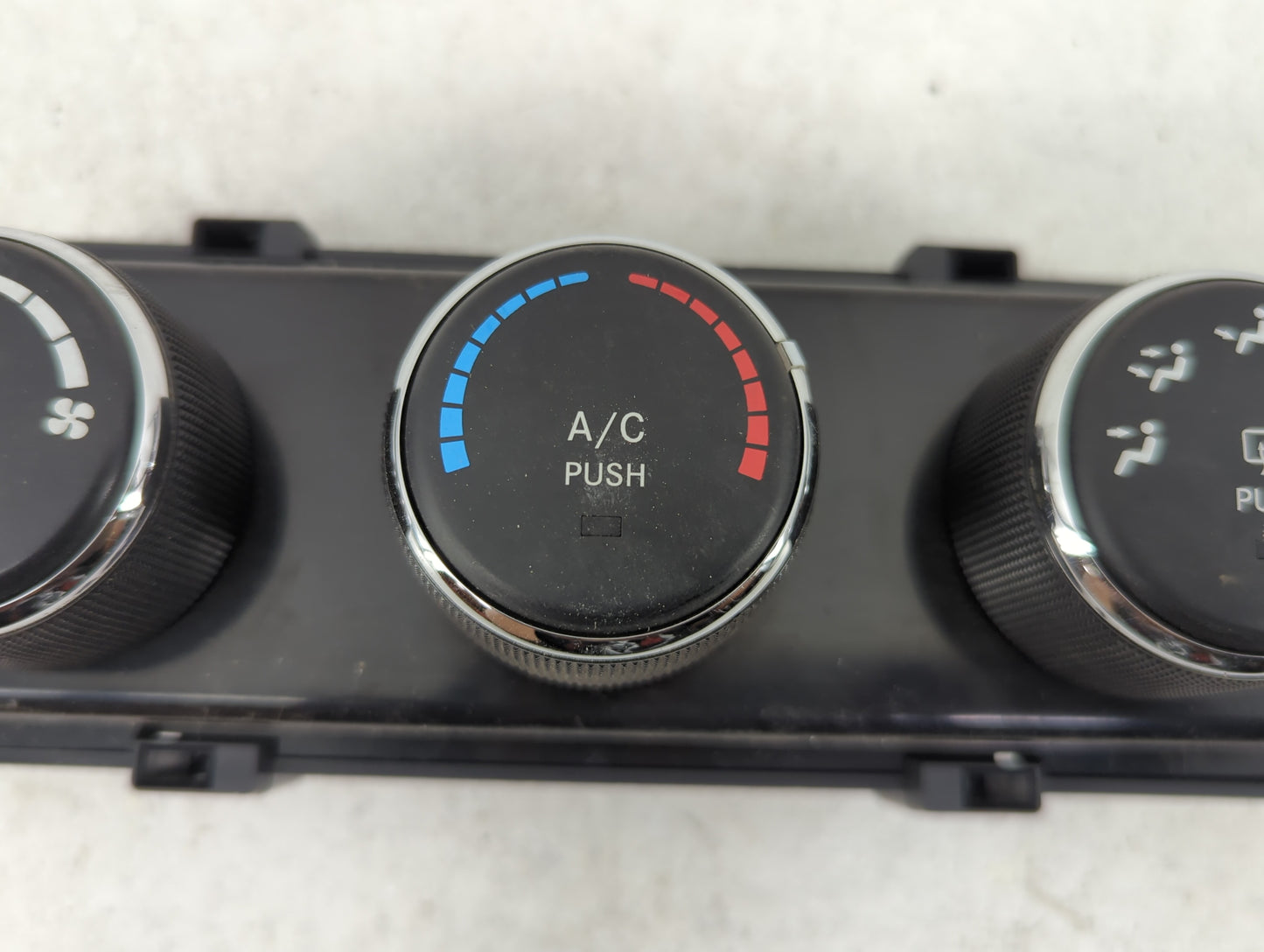 2010-2012 Jeep Liberty Climate Control Module Temperature AC/Heater Replacement P/N:P55111943AE Fits Fits 2010 2011 2012 OEM