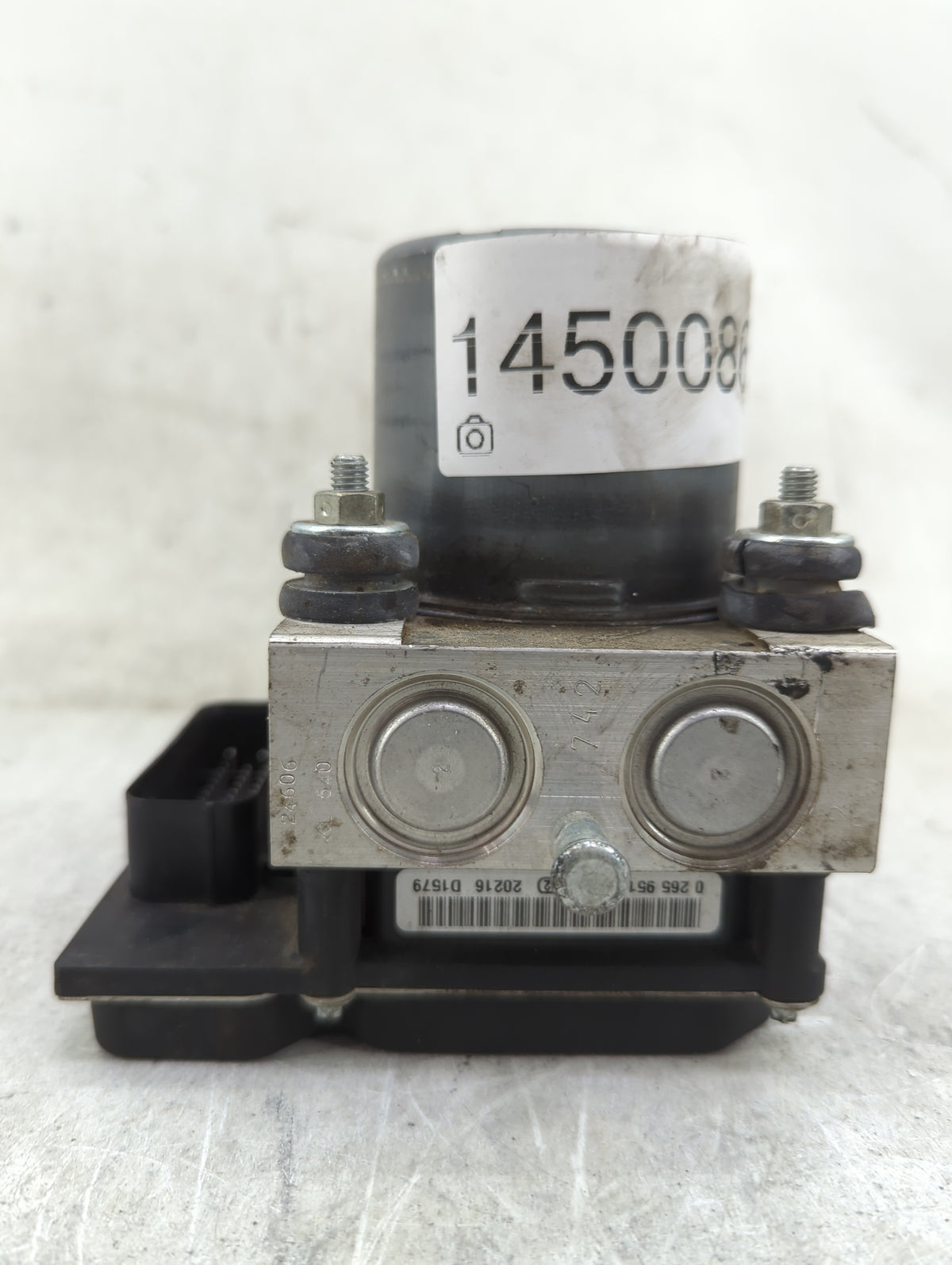 2012 Jeep Liberty Anti-Lock Brake ABS Pump Module Actuator OEM P/N:P05154233AB Fits OEM Used Auto Parts - Oemusedautoparts1.